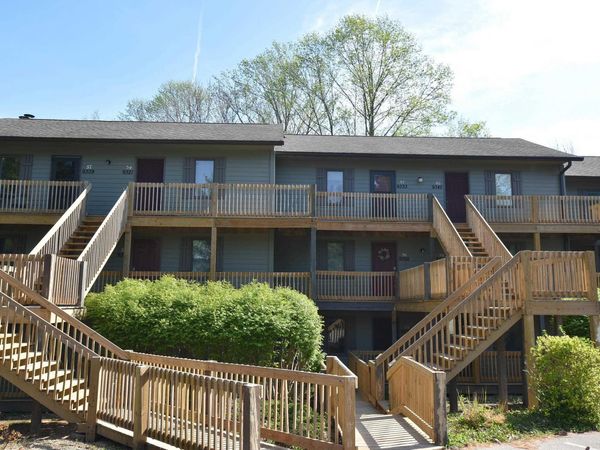 9337 S Pointe Retreat Drive, Bloomington, IN 47401