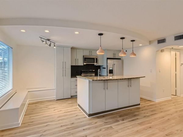 41 Waller ST , Unit 207, Austin, TX 78702