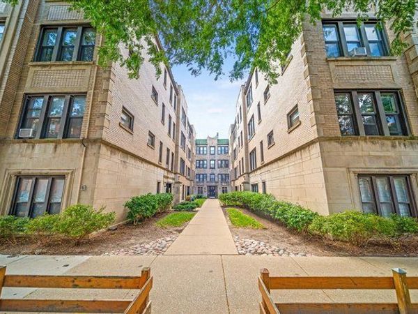 631 W ROSCOE Street , Unit M1, Chicago, IL 60657