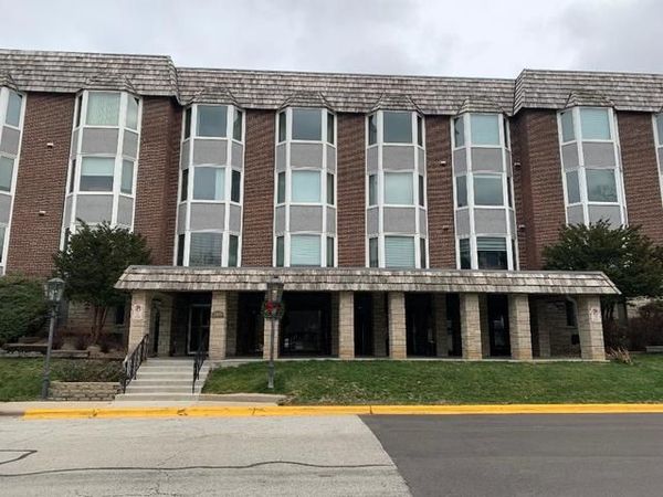 2400 Archbury Lane , Unit 2D, Park Ridge, IL 60068