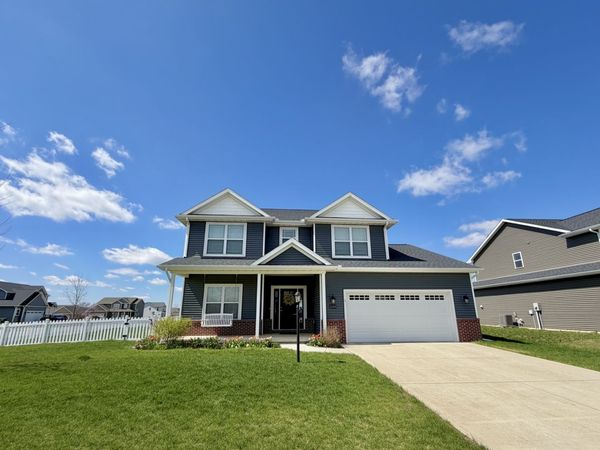 1604 Oliger Drive, Mahomet, IL 61853