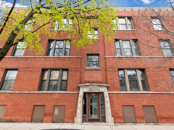 3142 W George Street , Unit C3, Chicago, IL 60618