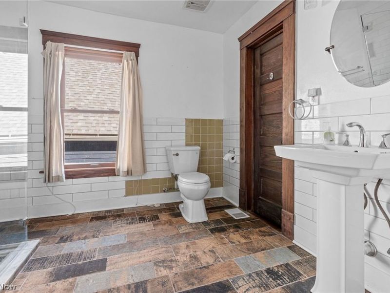 4209 Woodbine Avenue , Cleveland, OH 44113 Photo 19