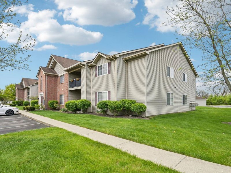 1765 Fortstone Lane, Columbus, OH 43228 Photo 2