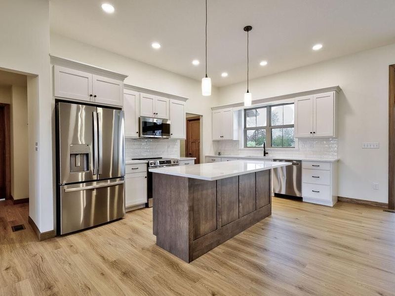 556 Cannondale Avenue, Johnstown, OH 43031 Photo 2