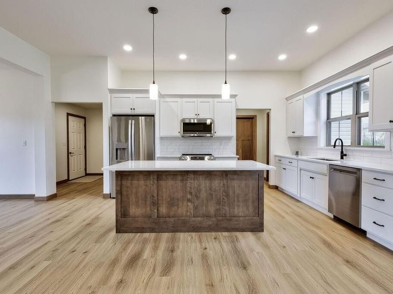 556 Cannondale Avenue, Johnstown, OH 43031 Photo 3