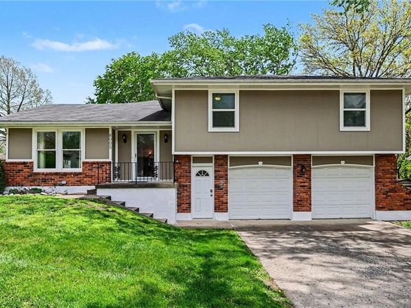 8005 N Harrison Street, Kansas City, MO 64118