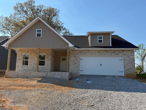 221 Mossy Rock Rd, Clinton, TN 37716