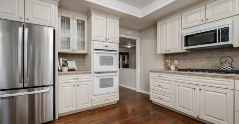 2681 Latham Dr, Sacramento, CA 95864 Photo