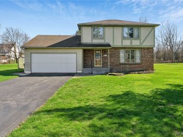 9033 Greiner Road, Clarence, NY 14031