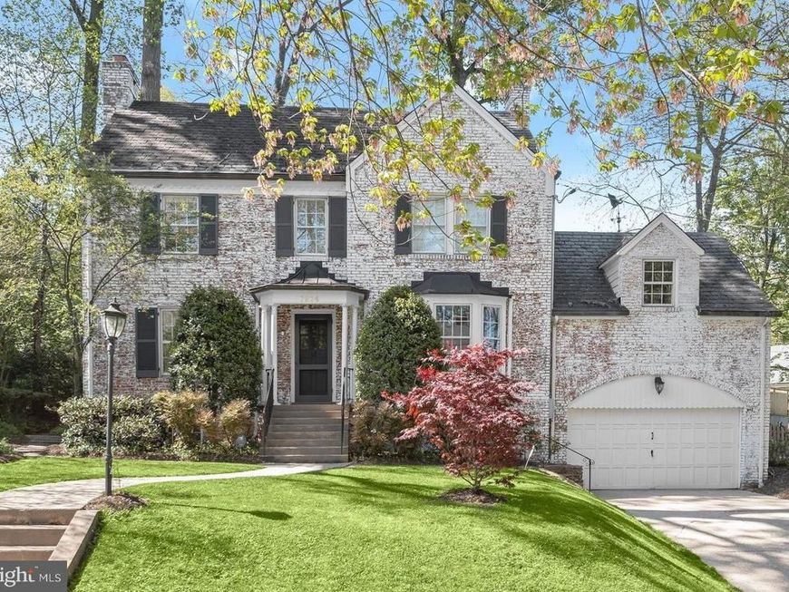 7214 Rollingwood Drive, Chevy Chase, MD 20815 Main Photo