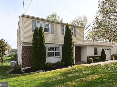 1493 BRADLEY LANE, WARMINSTER, PA 18974