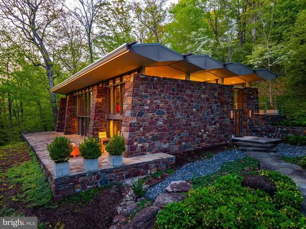 372 BROWNSBURG ROAD, NEWTOWN, PA 18940