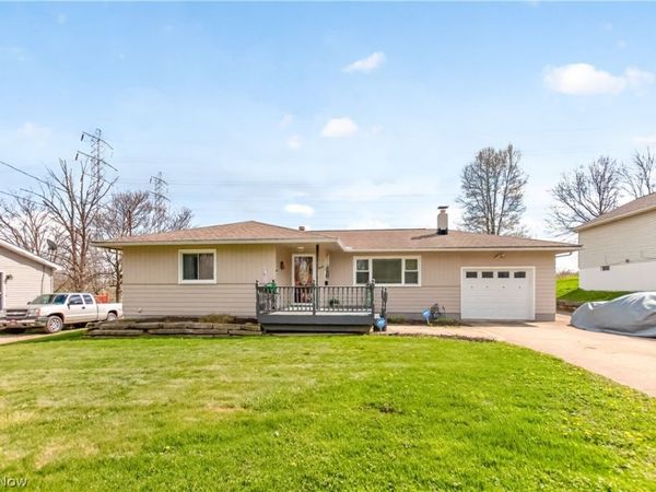 2448 Kermit Avenue , Akron, OH 44305