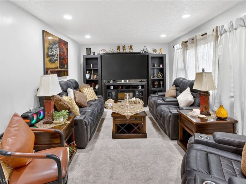 2448 Kermit Avenue, Akron, OH 44305 Photo 9