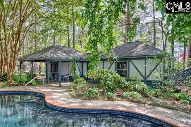 124 Runneymede Drive  Photo 13