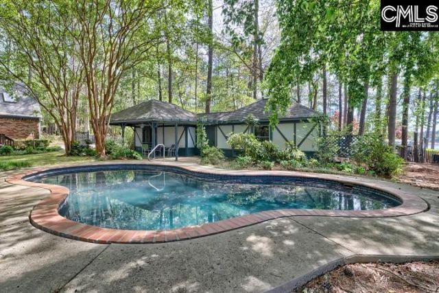 124 Runneymede Drive  Photo 17