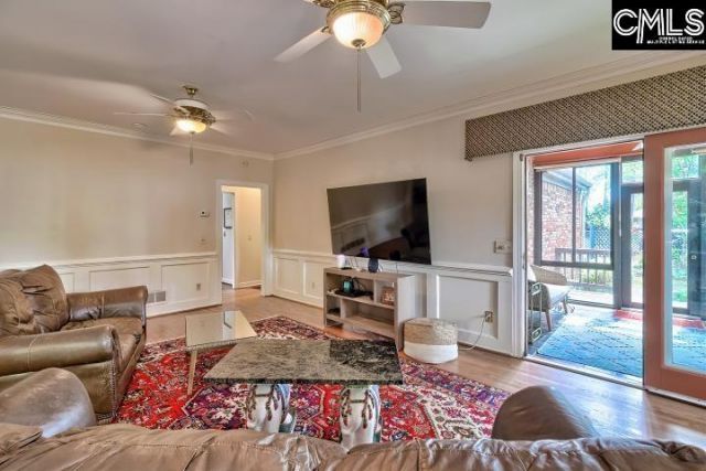 124 Runneymede Drive  Photo 44