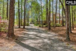 124 Runneymede Drive  photo 4