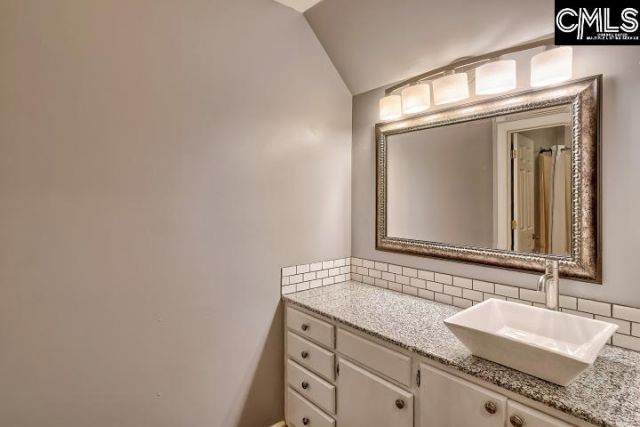 124 Runneymede Drive  Photo 84