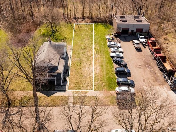 4677 18th Street, Detroit, MI 48208