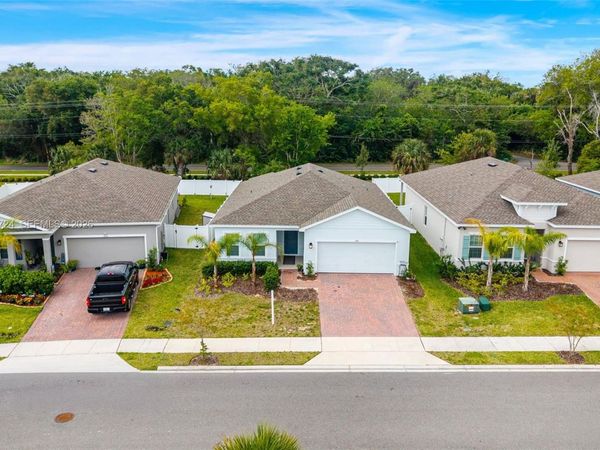 2854 Landing Dr, Titusville, FL 32796