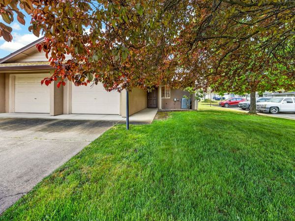 2122 Creek Drive, Ashland, OR 97520