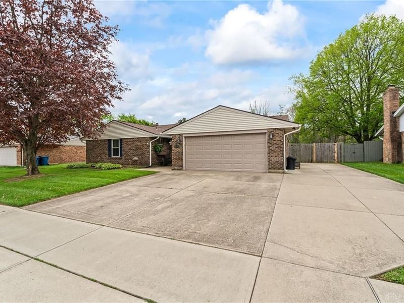 5454 Johannsen Avenue, Huber Heights, OH 45424 Photo 2