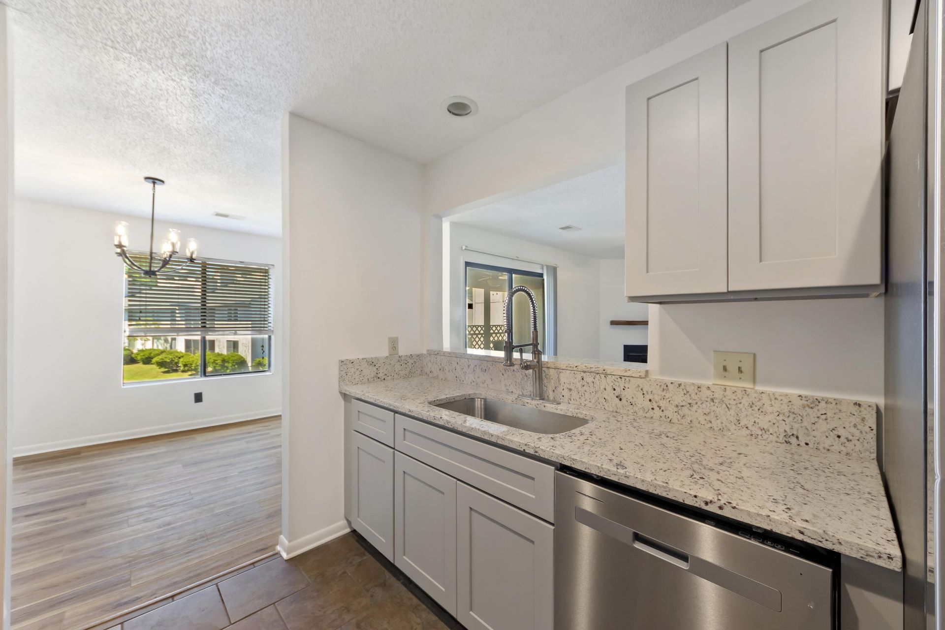 607 Waterwood Drive Photo 12