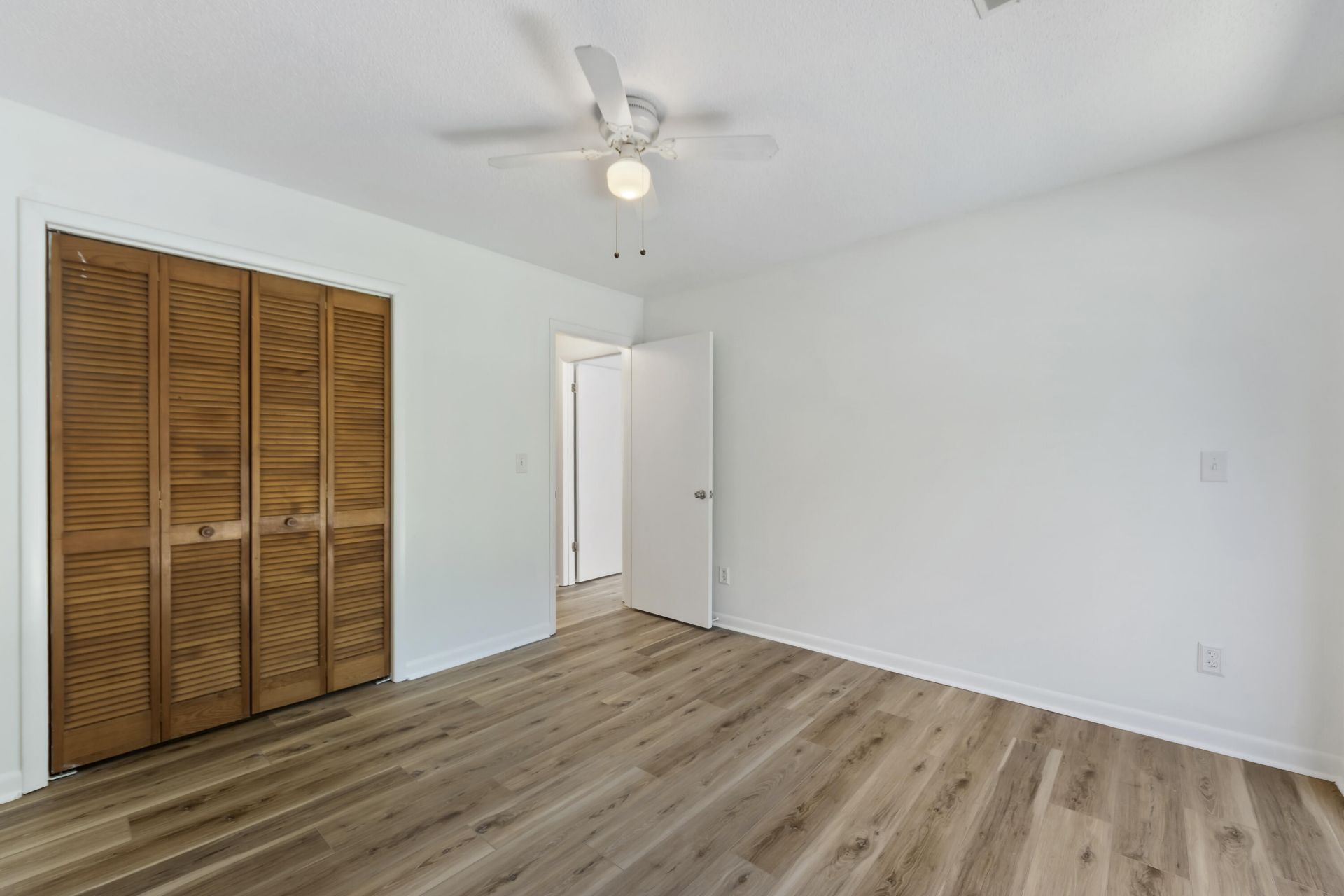 607 Waterwood Drive Photo 17