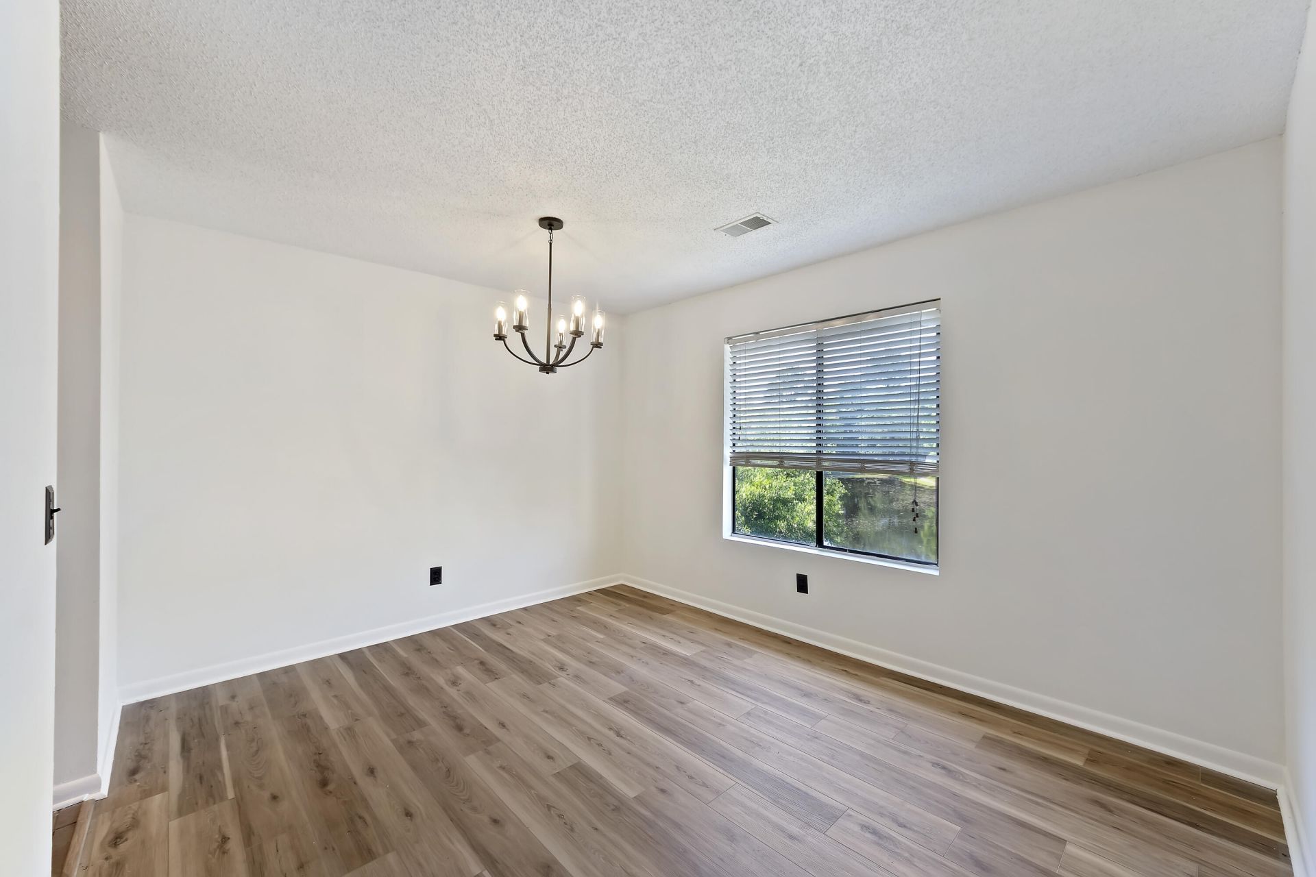 607 Waterwood Drive Photo 18