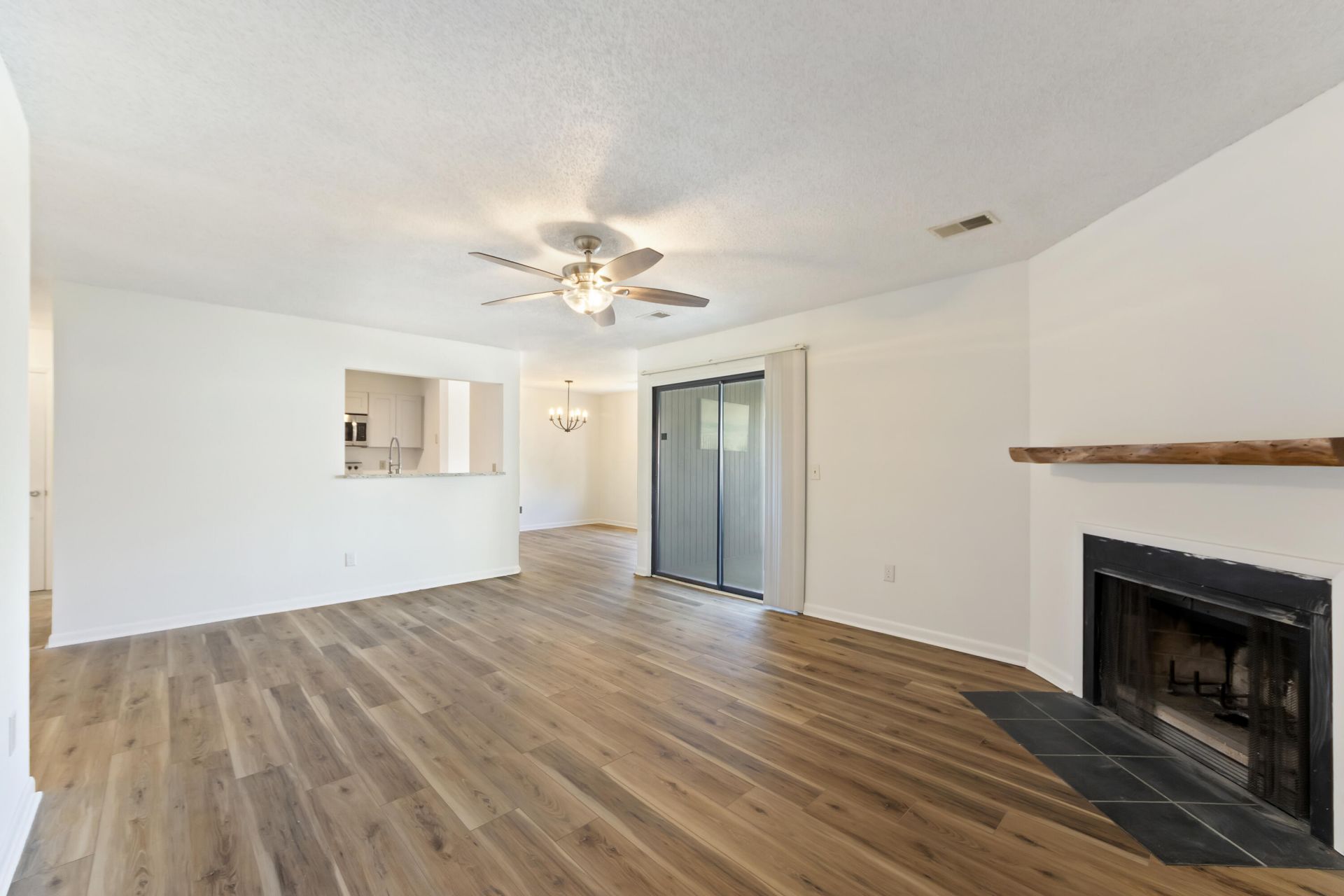 607 Waterwood Drive Photo 5