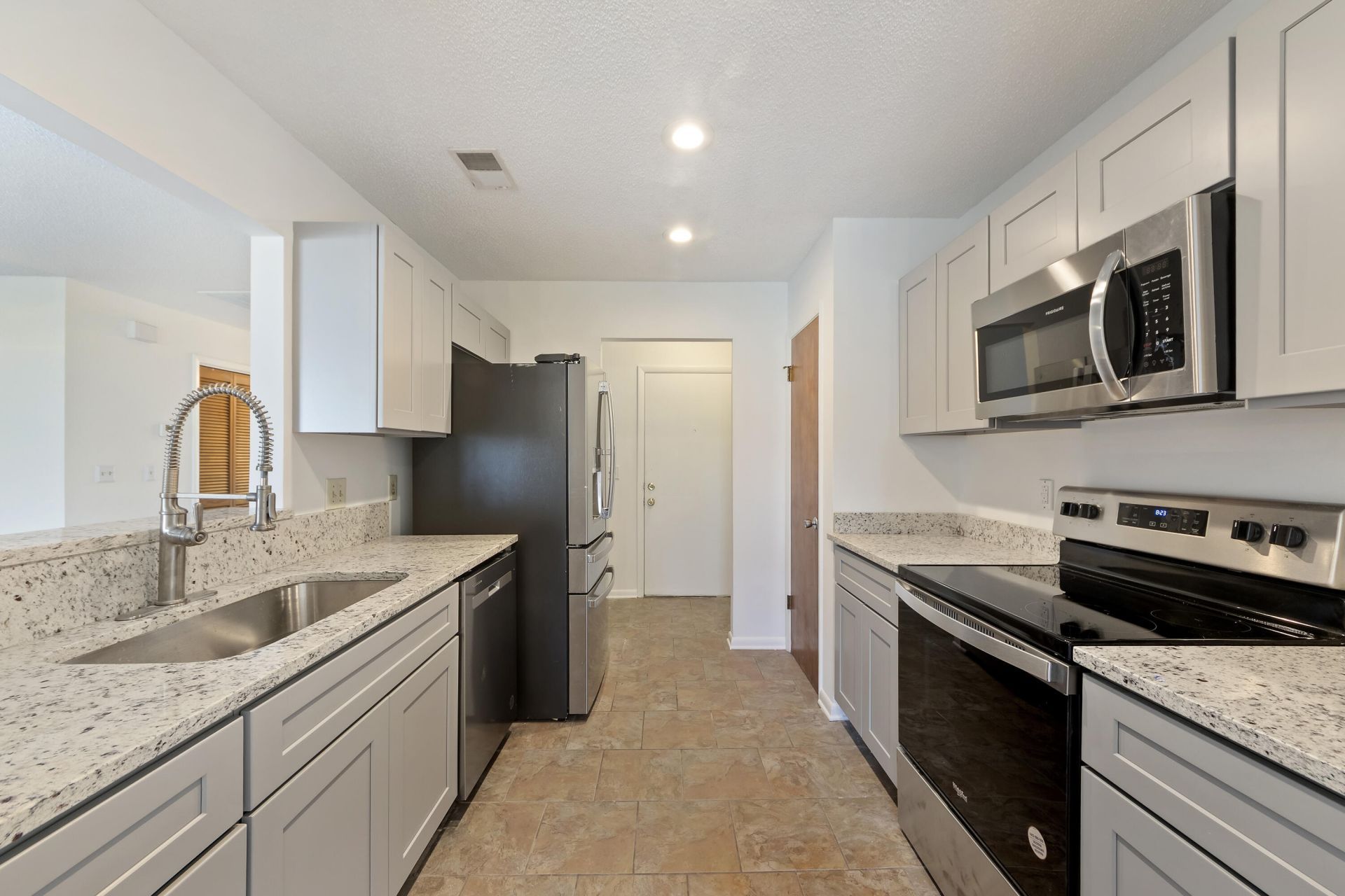 607 Waterwood Drive Photo 9