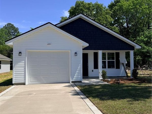 221 S Fifth Street , Spring Lake, NC 28390