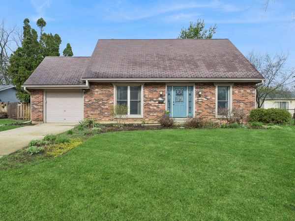 938 Canterbury Drive, Crystal Lake, IL 60014