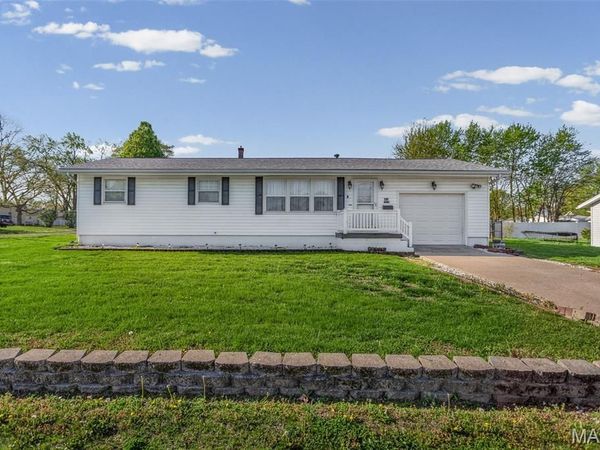 400 Easton Avenue , Jerseyville, IL 62052