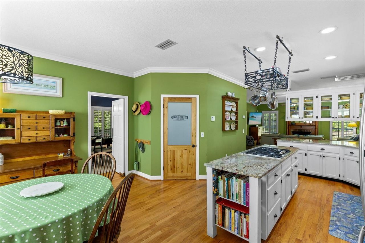 5787 N Apopka Vineland Road, Orlando, FL 32818 Photo