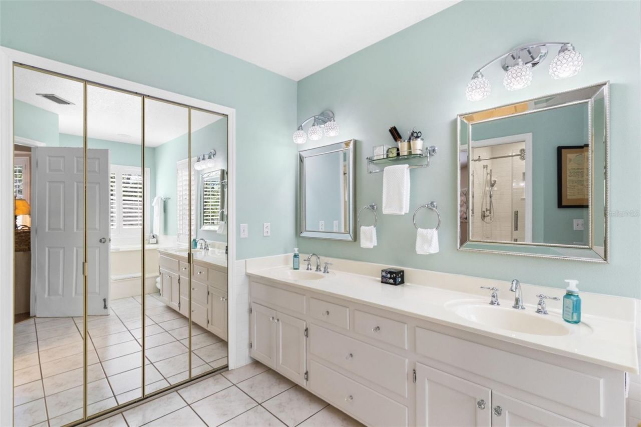 5787 N Apopka Vineland Road, Orlando, FL 32818 Photo