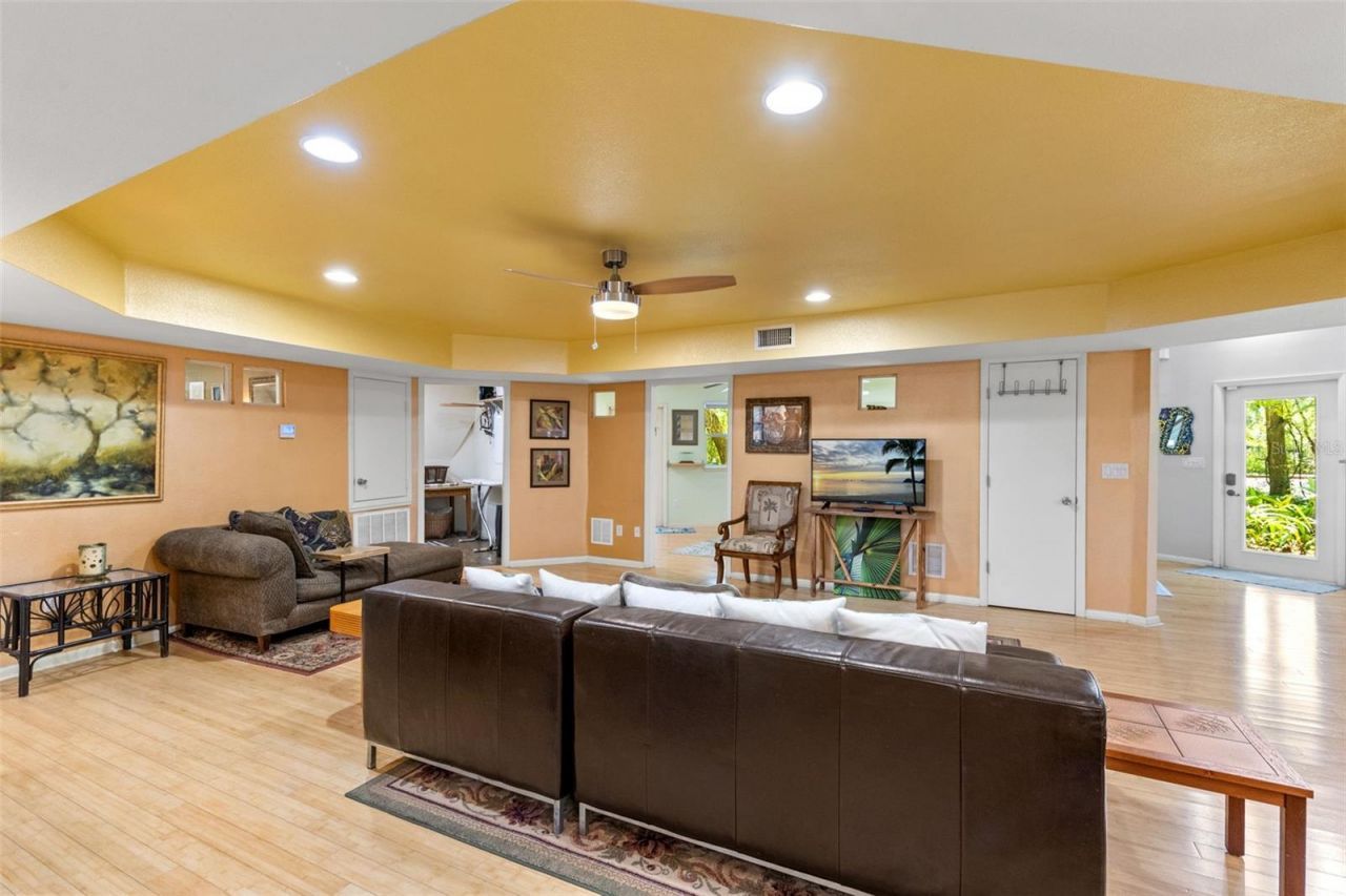 5789 N Apopka Vineland Road, Orlando, FL 32818 Photo