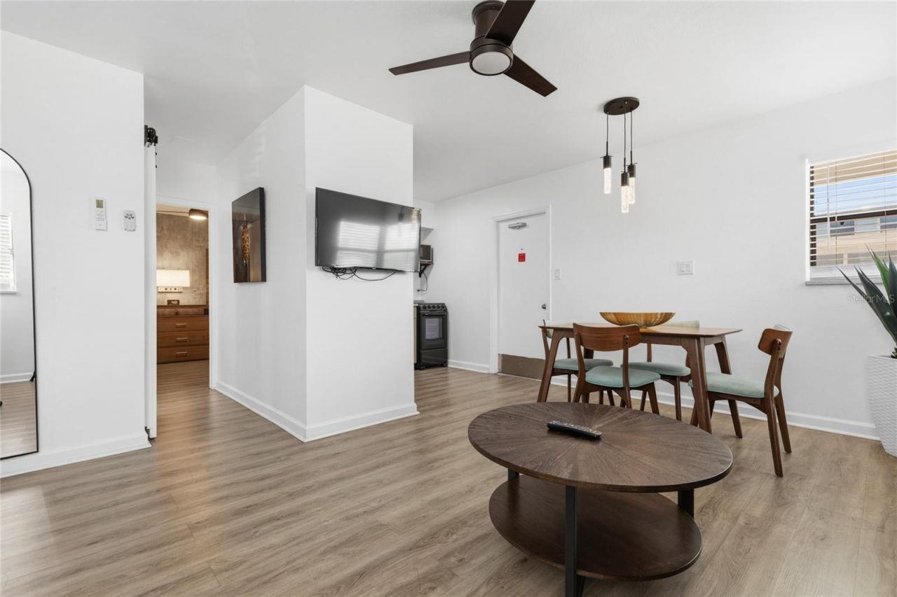 6801 Sunset Way, Saint Pete Beach, FL 33706 Photo