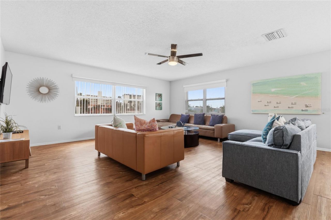 6801 Sunset Way, Saint Pete Beach, FL 33706 Photo