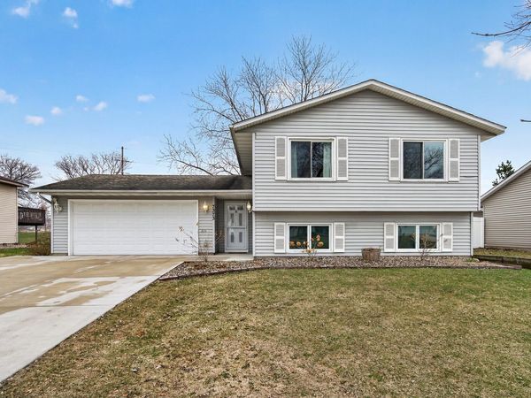 7373 Ivystone Avenue S, Cottage Grove, MN 55016