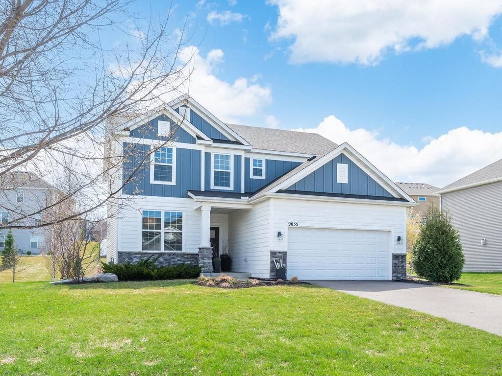 9055 Lakeside Drive, Victoria, MN 55386