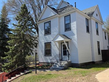 1722 5th Street NE, Minneapolis, MN 55413