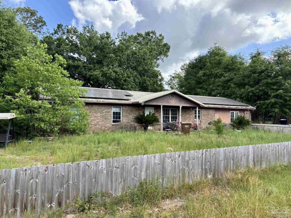 4856 Jennifer Ln, Pace, FL 32571