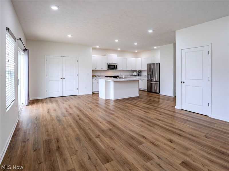 421 River Run Drive, Elyria, OH 44035 Photo 10