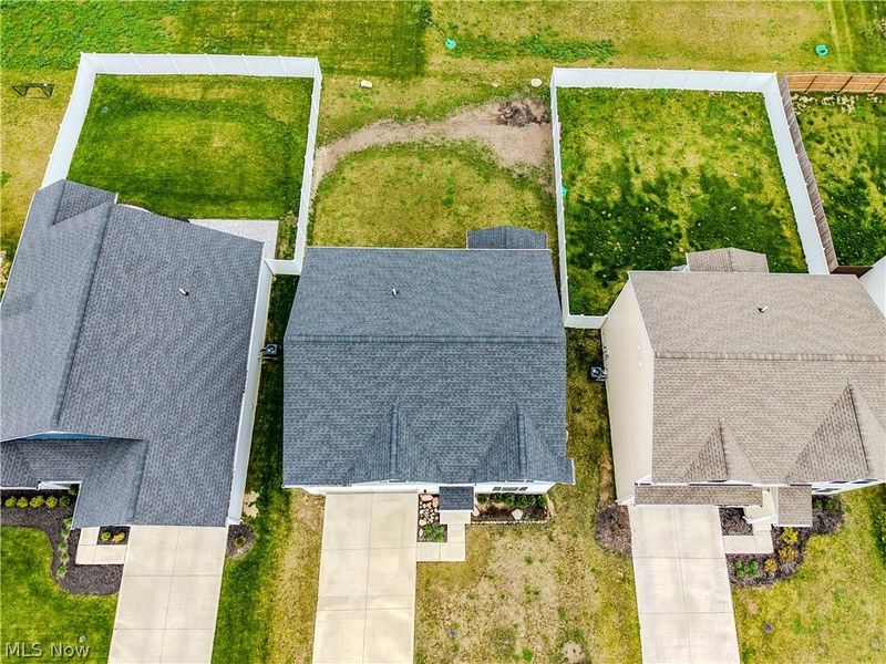 421 River Run Drive, Elyria, OH 44035 Photo 3