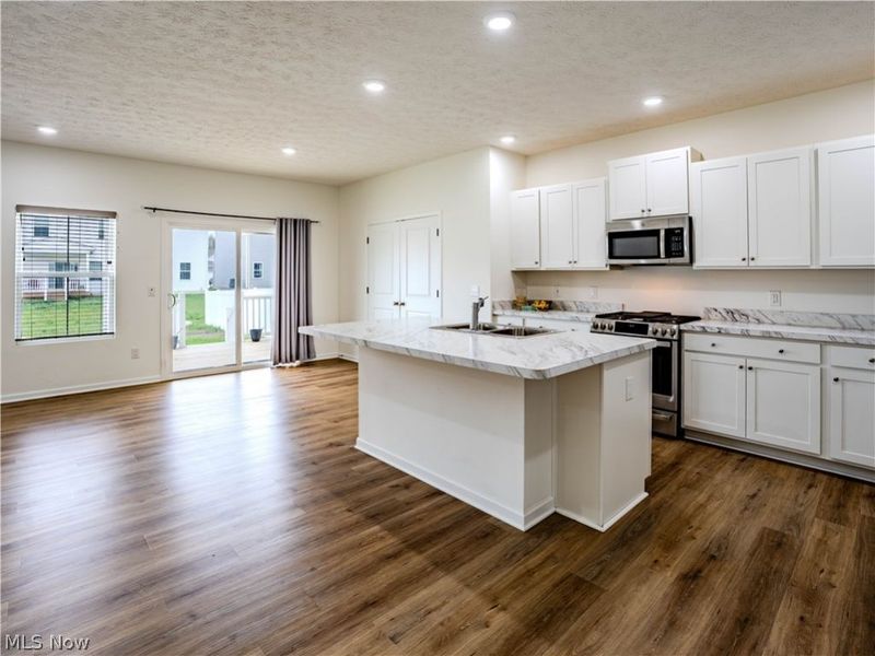 421 River Run Drive, Elyria, OH 44035 Photo 7