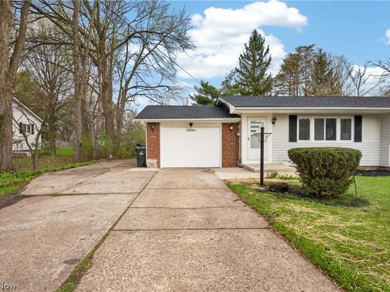 6580 Barton Road , North Olmsted, OH 44070 Photo 2