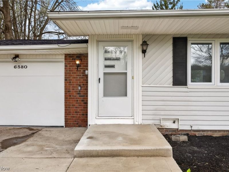 6580 Barton Road , North Olmsted, OH 44070 Photo 3